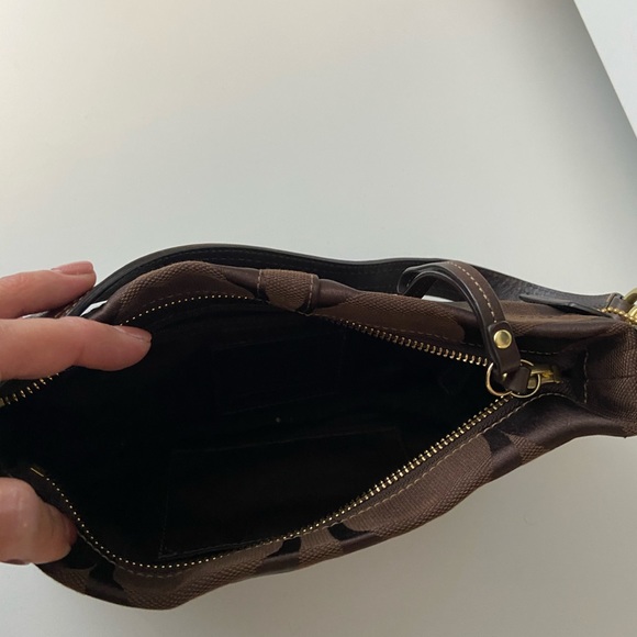 Brown coach purse - Picture 3 of 3